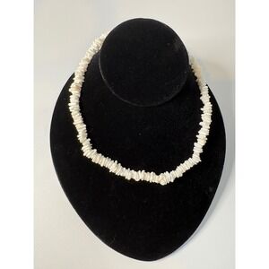 Vintage Y2K White Puka Shell Chip Necklace Gold Tone Barrel Clasp 15 Inch Choker